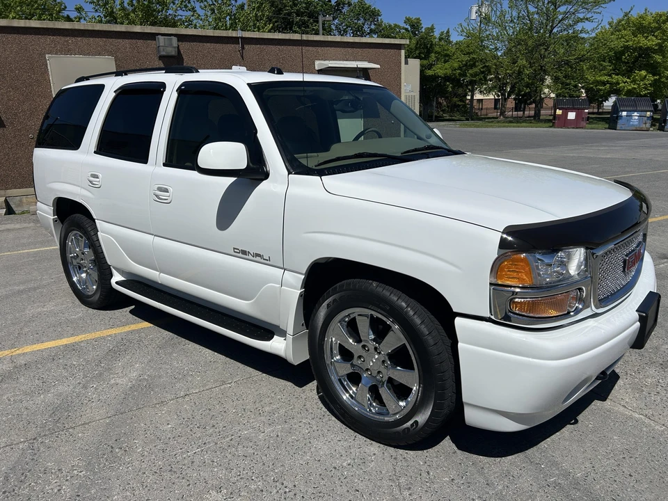 2005 GMC Yukon 2nd Gen - Image 2 of 31