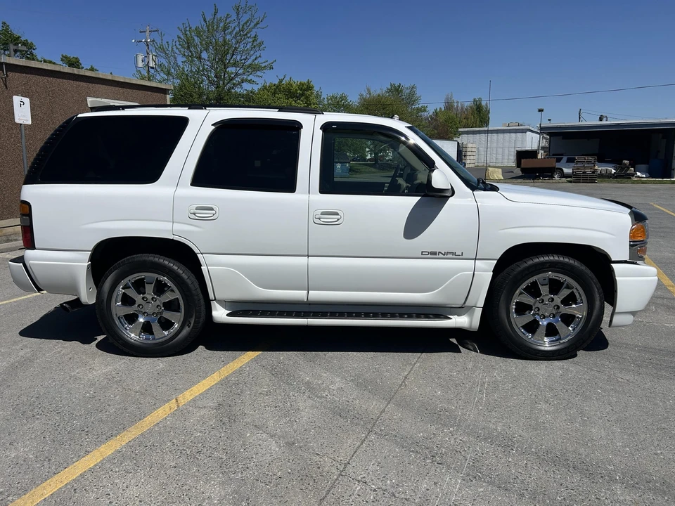 2005 GMC Yukon 2nd Gen - Image 9 of 31