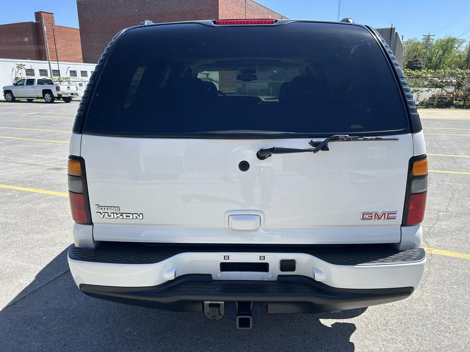 2005 GMC Yukon 2nd Gen - Image 7 of 31