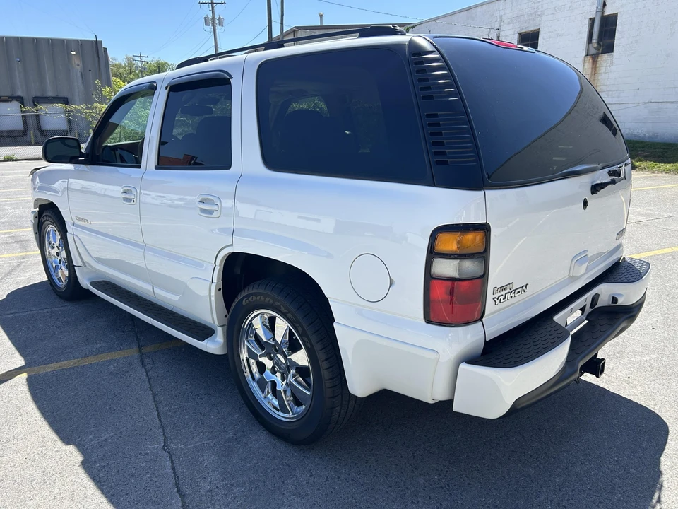 2005 GMC Yukon 2nd Gen - Image 6 of 31