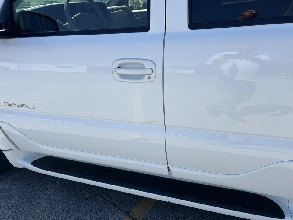 2005 GMC Yukon 2nd Gen - Image 19 of 31