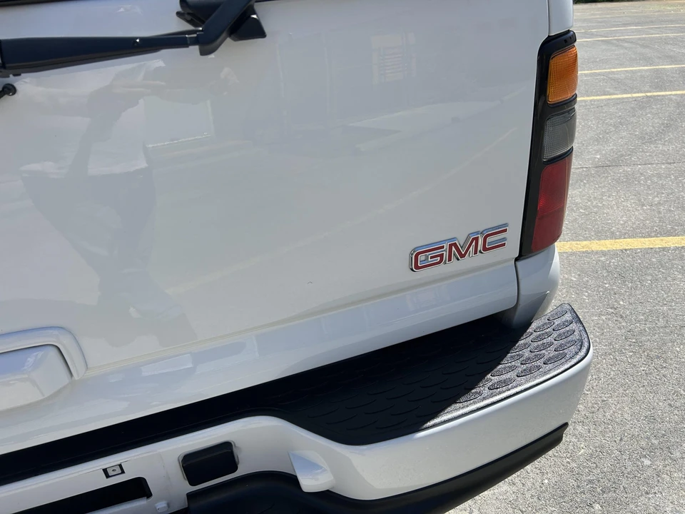 2005 GMC Yukon 2nd Gen - Image 31 of 31