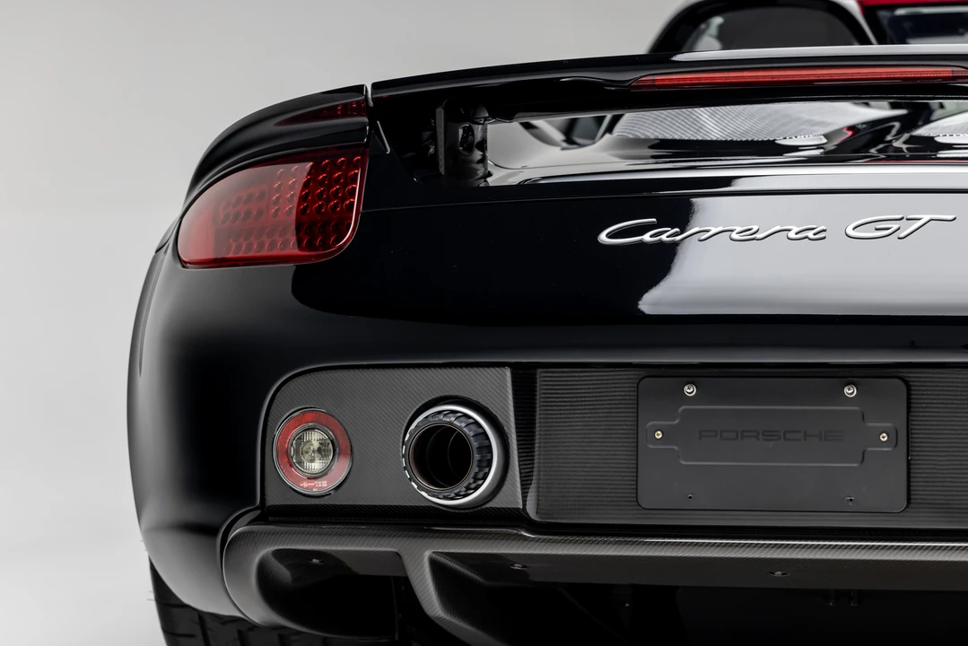 2005 Porsche Carrera GT - Image 29 of 31