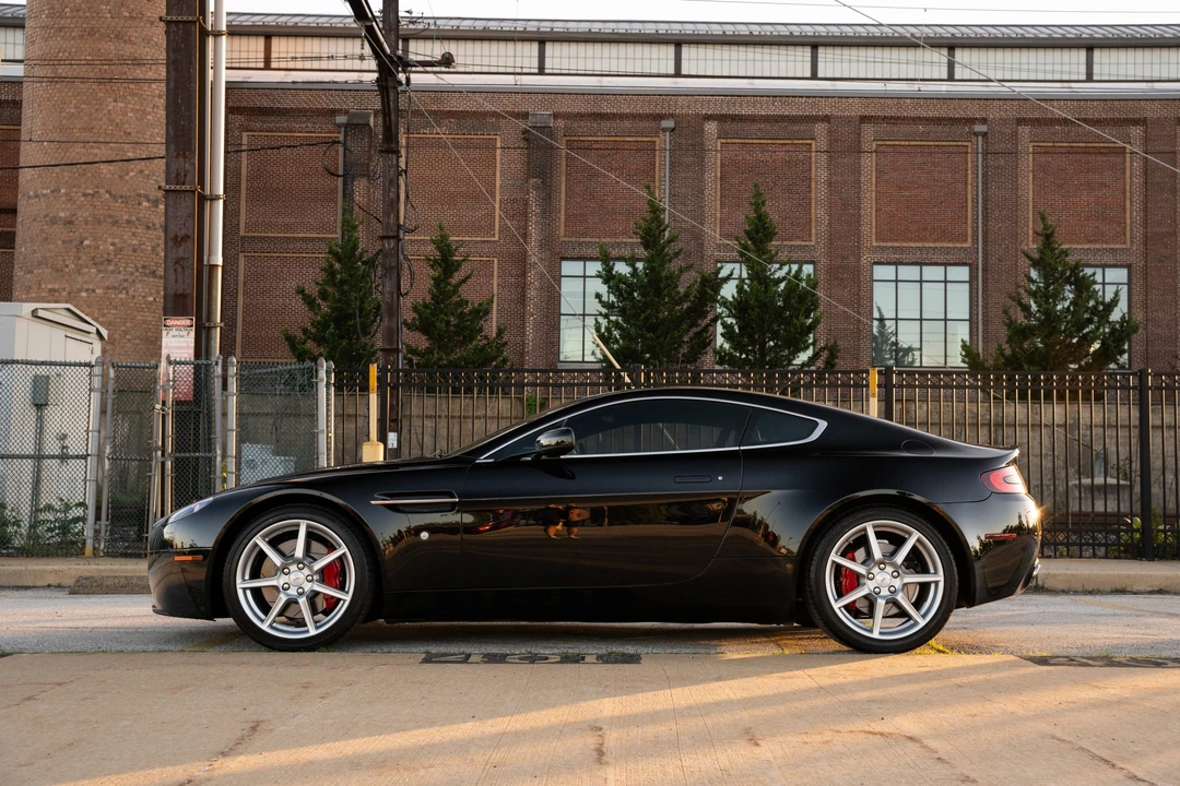 2006 Aston Martin V8 Vantage (2006-2017) - Image 10 of 31