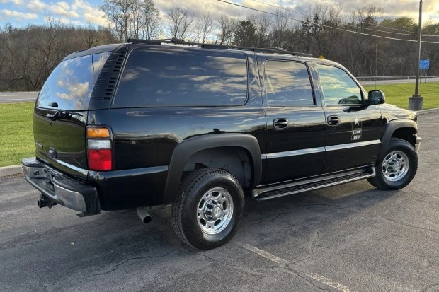 2006 Chevrolet Suburban 9th Gen - Image 2 of 8