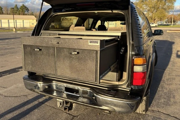 2006 Chevrolet Suburban 9th Gen - Image 6 of 8