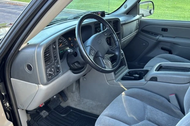 2006 Chevrolet Suburban 9th Gen - Image 5 of 8