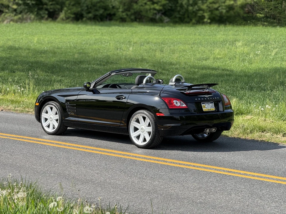 2006 Chrysler Crossfire - Image 19 of 31