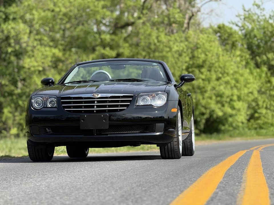2006 Chrysler Crossfire - Image 2 of 31