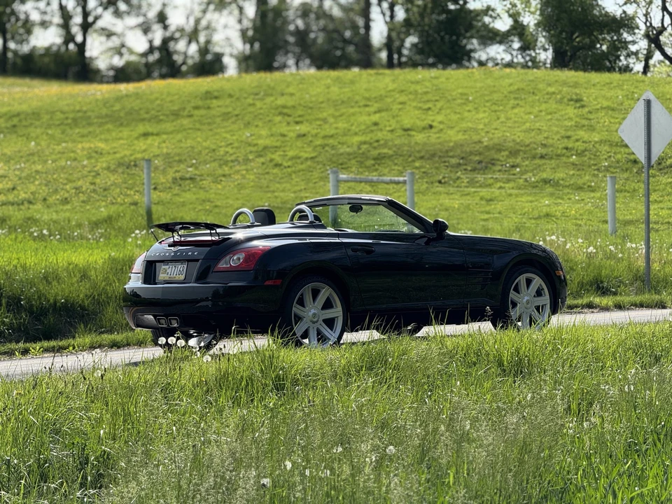 2006 Chrysler Crossfire - Image 26 of 31