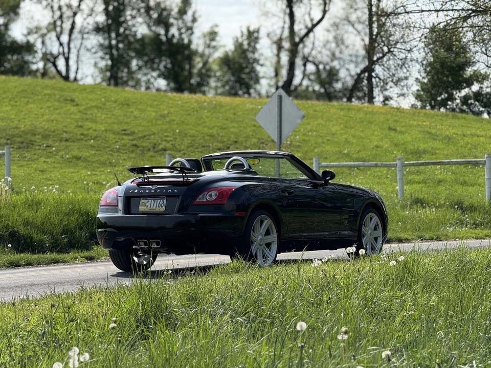 2006 Chrysler Crossfire - Image 25 of 31