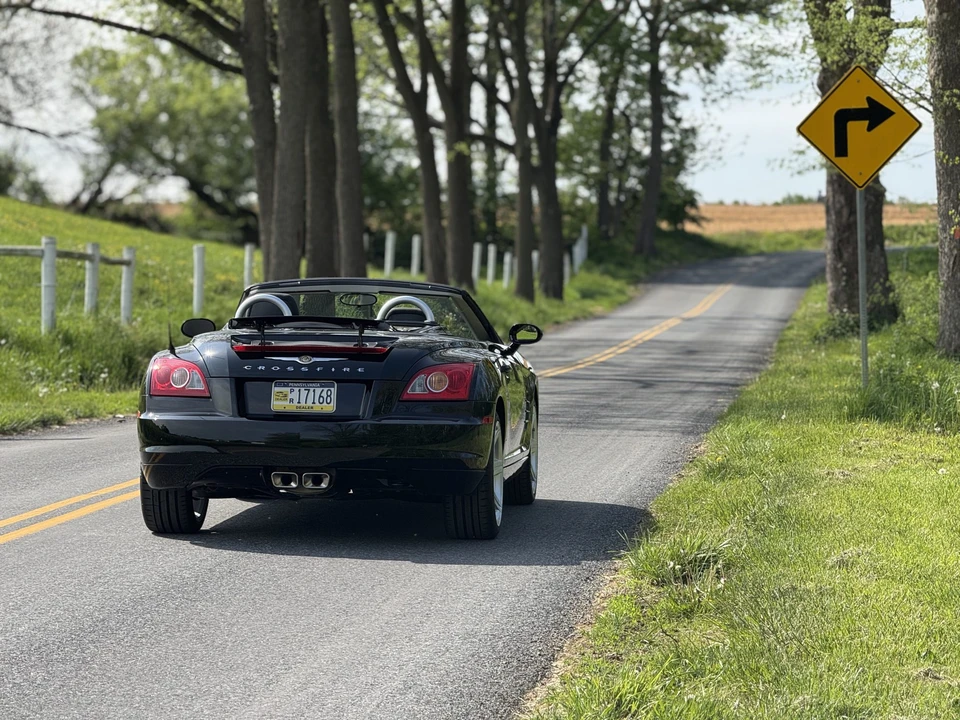 2006 Chrysler Crossfire - Image 24 of 31