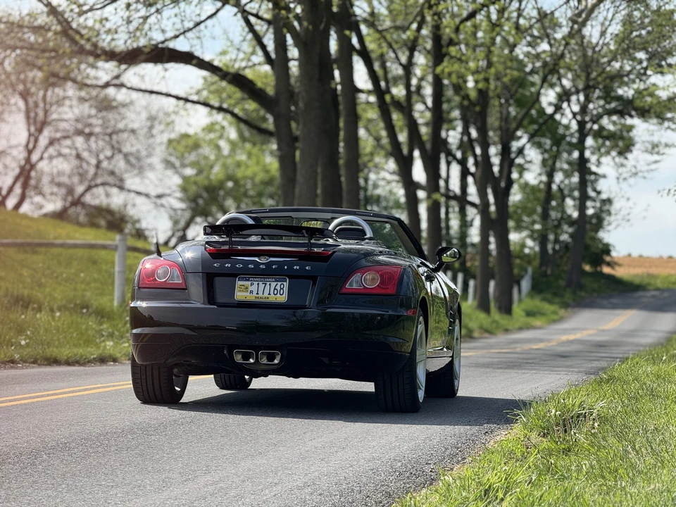 2006 Chrysler Crossfire - Image 23 of 31