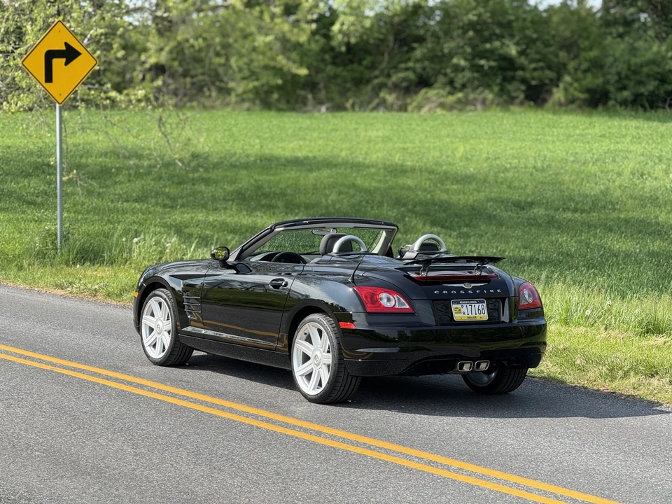 2006 Chrysler Crossfire - Image 20 of 31