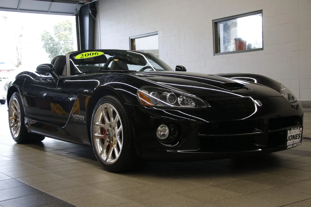 2006 Dodge Viper 3rd Gen - Image 2 of 31
