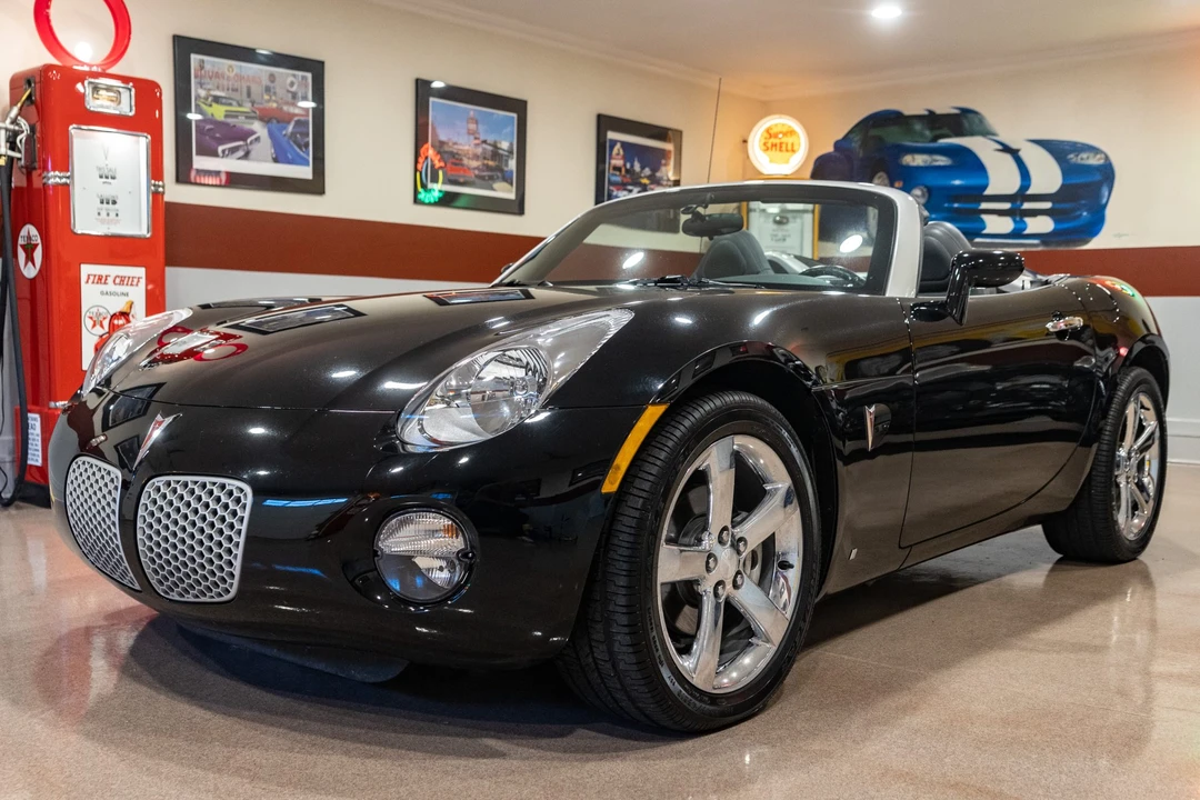 2007 Pontiac Solstice - Image 2 of 31