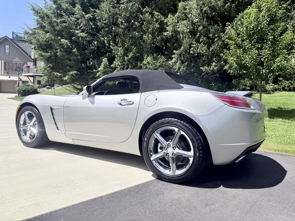 2007 Saturn Sky Red Line - Image 24 of 31