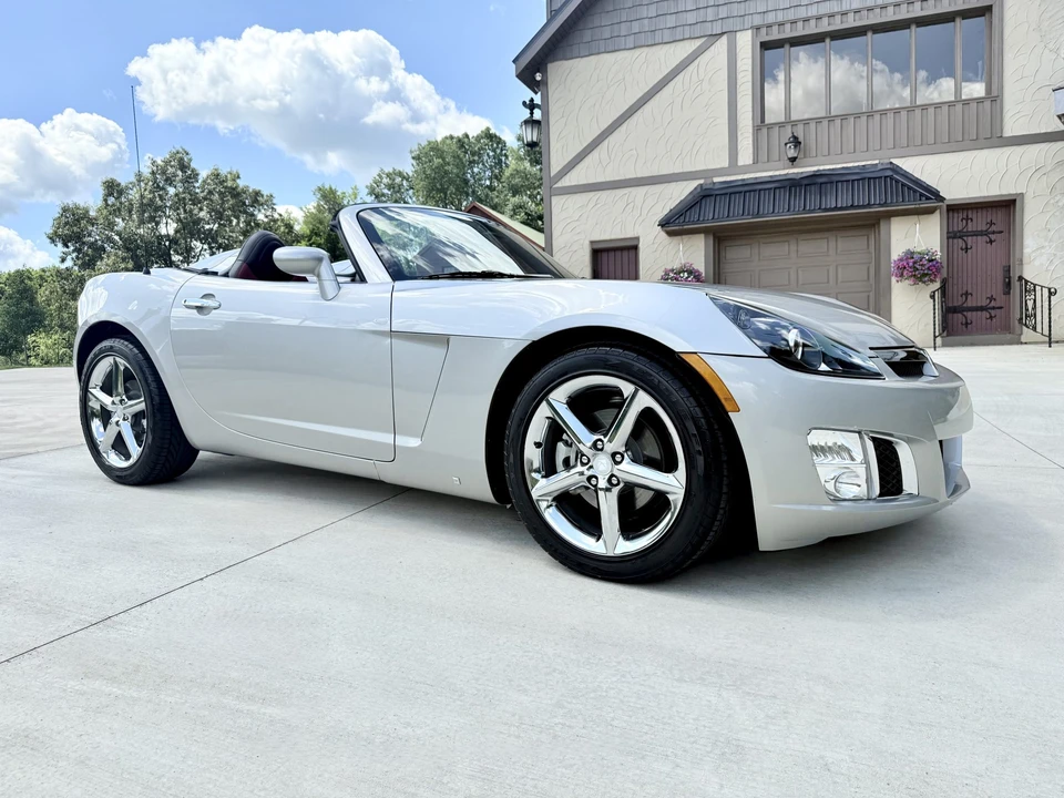 2007 Saturn Sky Red Line - Image 2 of 31