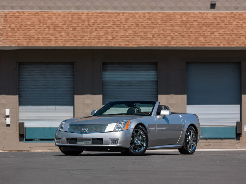 2008 Cadillac XLR - Image 2 of 31