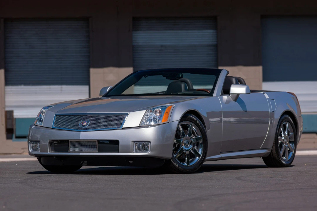 2008 Cadillac XLR - Image 5 of 31