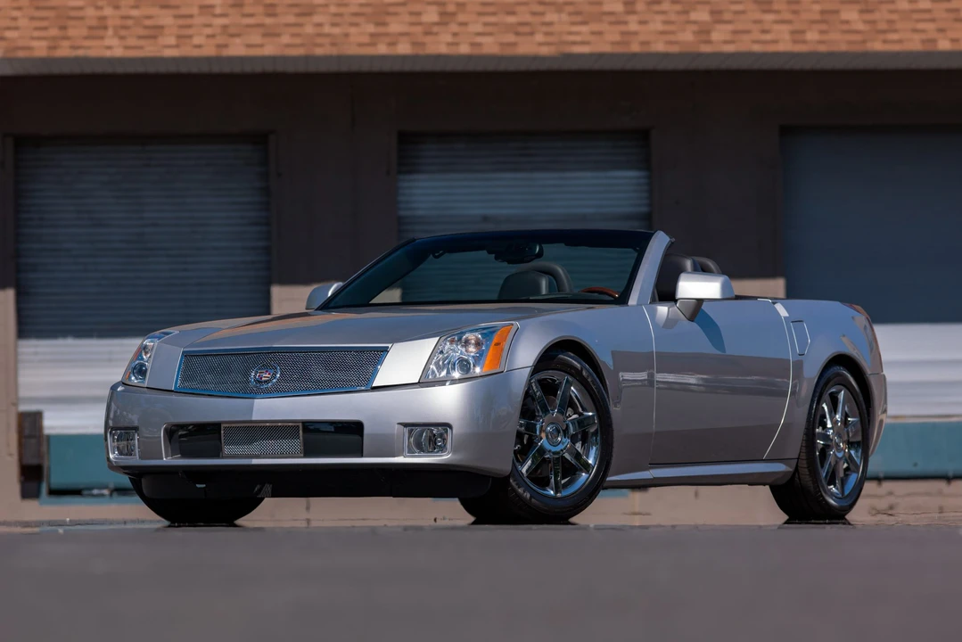 2008 Cadillac XLR - Image 3 of 31