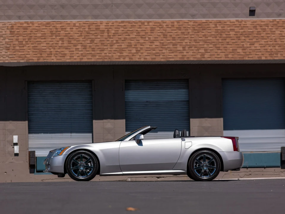 2008 Cadillac XLR - Image 7 of 31