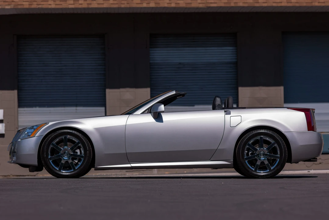 2008 Cadillac XLR - Image 9 of 31