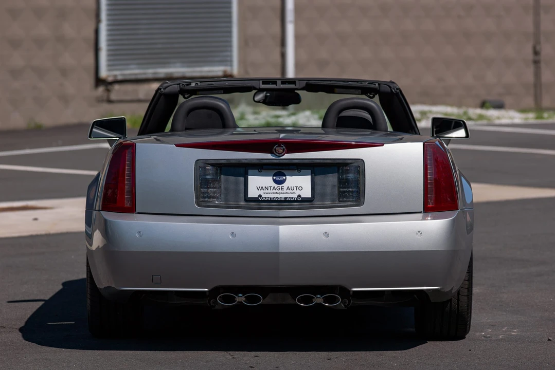 2008 Cadillac XLR - Image 10 of 31