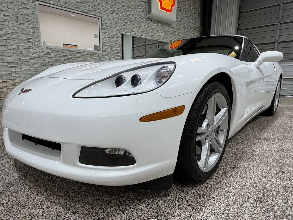2008 Chevrolet Corvette C6 - Image 2 of 31