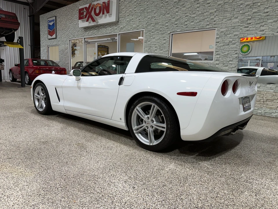 2008 Chevrolet Corvette C6 - Image 11 of 31