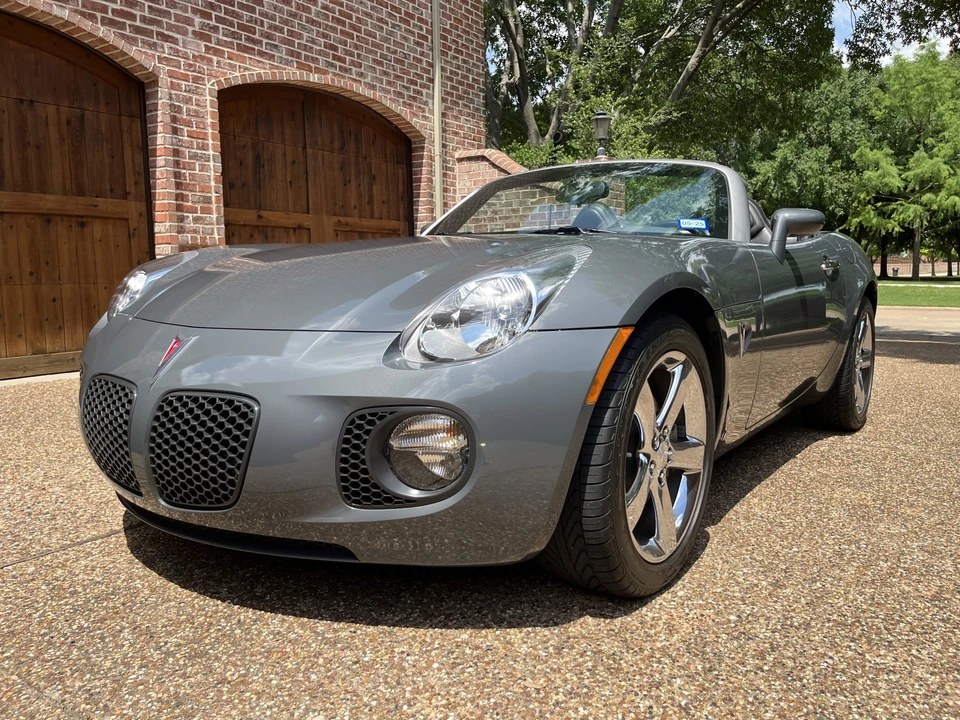 2008 Pontiac Solstice GXP - Image 2 of 31