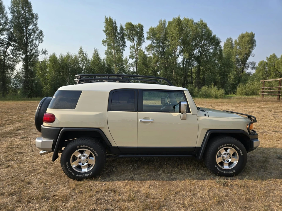 2008 Toyota FJ Cruiser - Image 13 of 31
