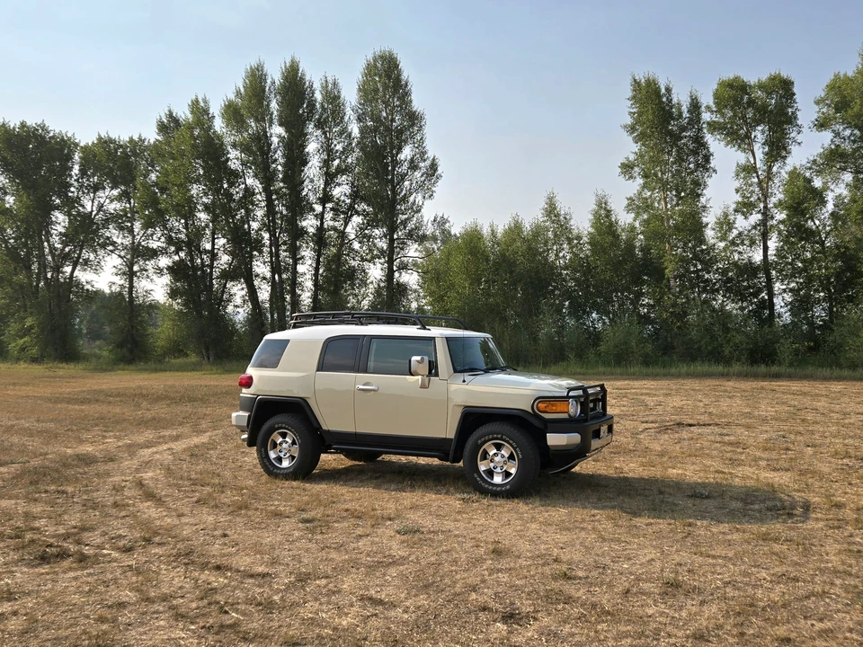 2008 Toyota FJ Cruiser - Image 2 of 31