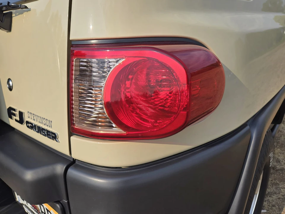 2008 Toyota FJ Cruiser - Image 24 of 31