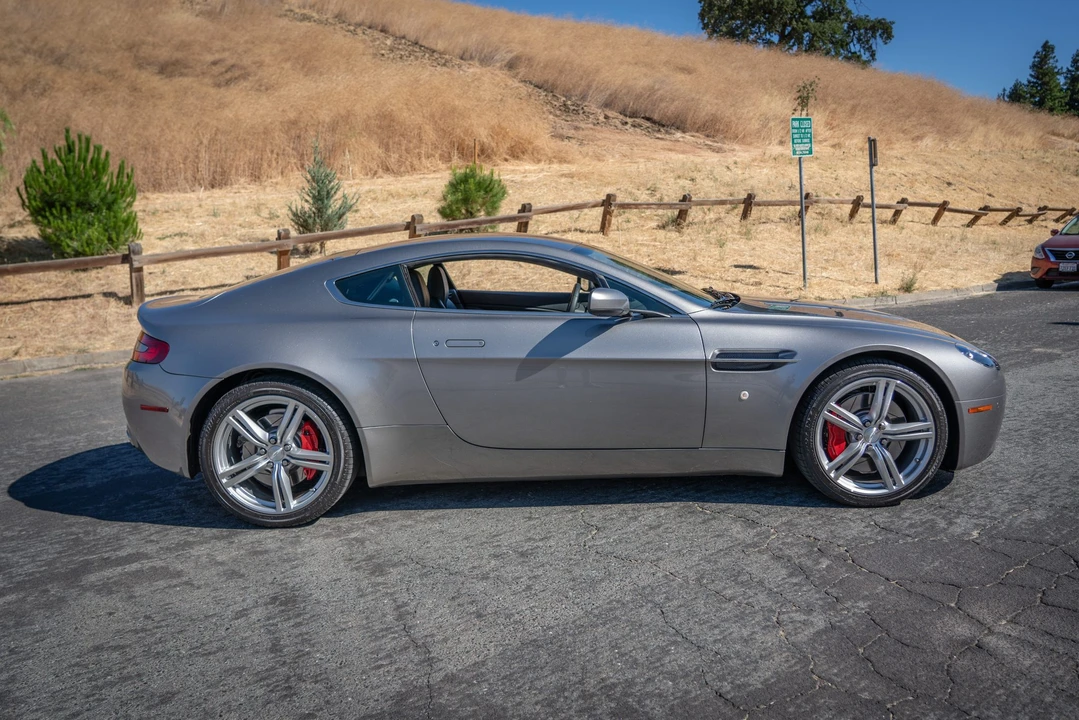 2009 Aston Martin V8 Vantage (2006-2017) - Image 10 of 31
