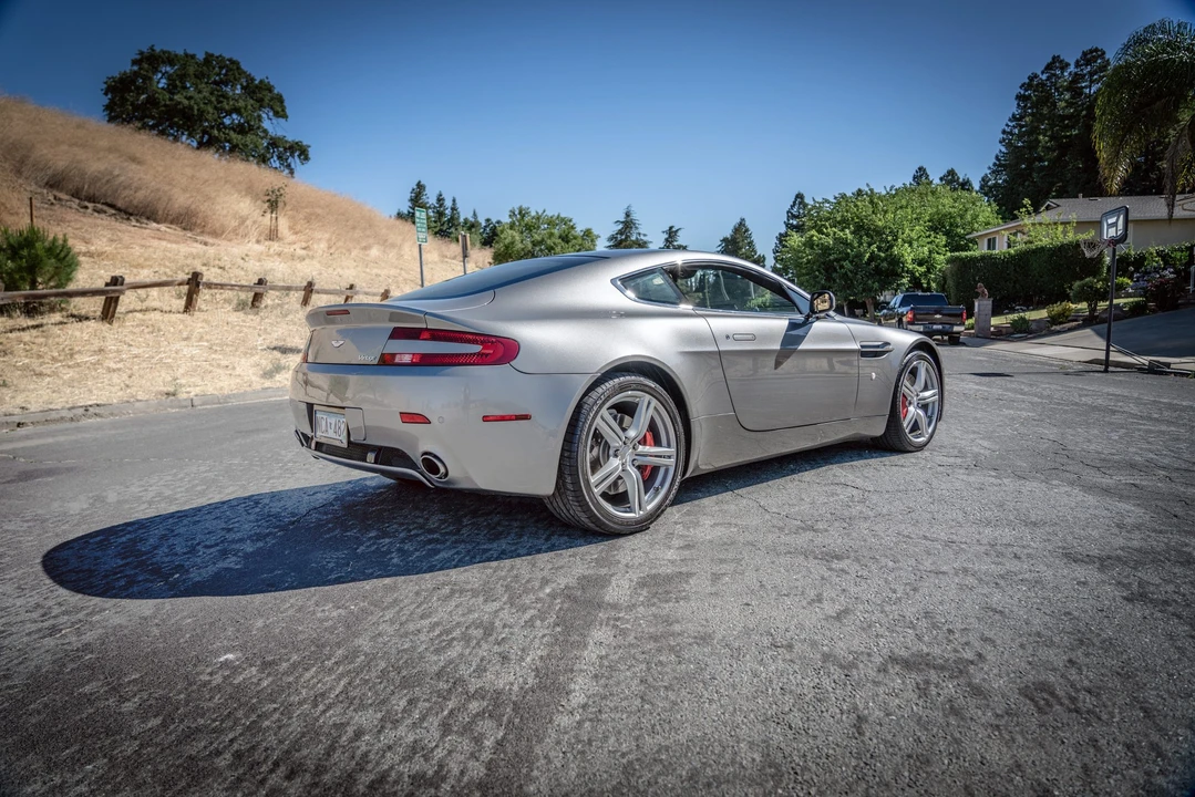 2009 Aston Martin V8 Vantage (2006-2017) - Image 9 of 31