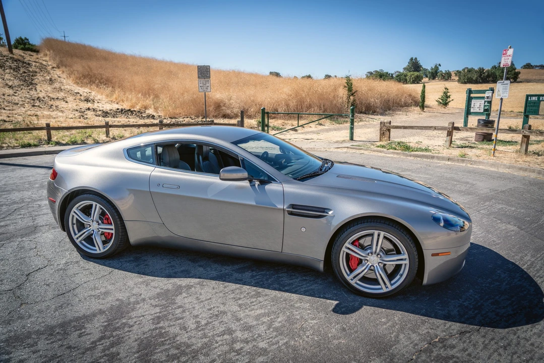 2009 Aston Martin V8 Vantage (2006-2017) - Image 12 of 31