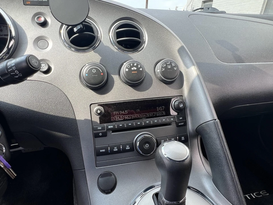 2009 Pontiac Solstice - Image 18 of 31