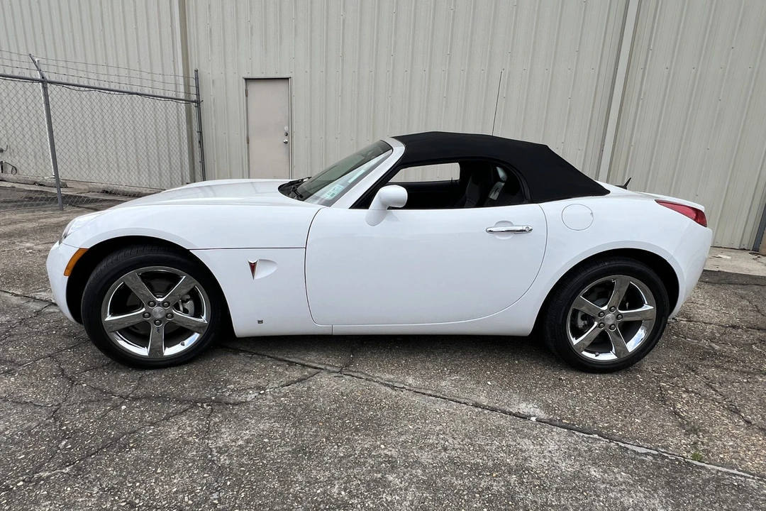 2009 Pontiac Solstice - Image 3 of 31
