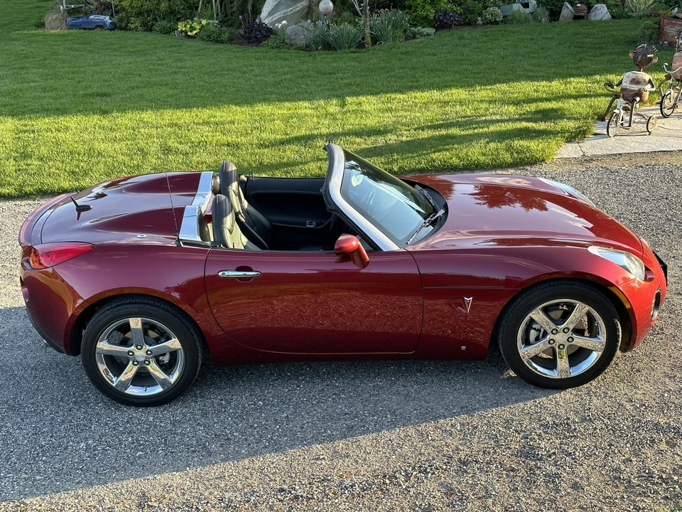 2009 Pontiac Solstice GXP - Image 14 of 31