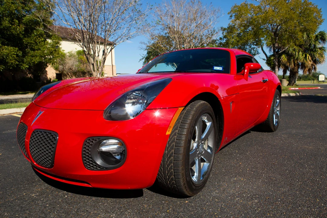2009 Pontiac Solstice GXP - Image 2 of 31