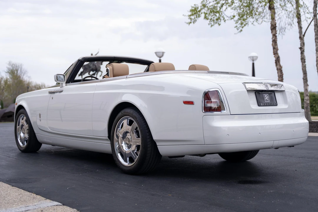 2009 Rolls-Royce Phantom VII - Image 17 of 31