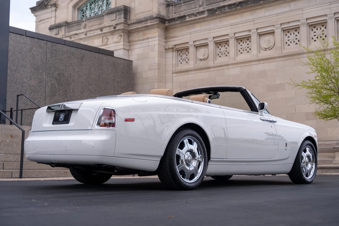 2009 Rolls-Royce Phantom VII - Image 14 of 31