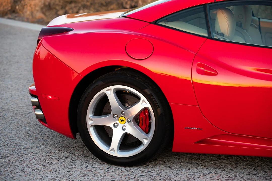 2010 Ferrari California - Image 30 of 31