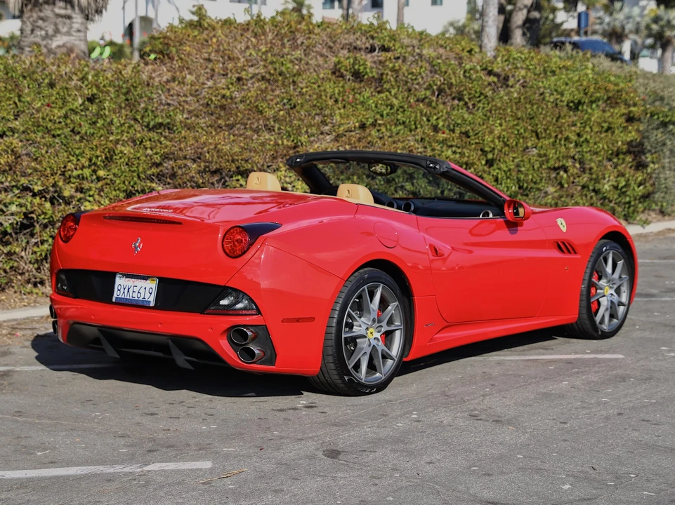 2010 Ferrari California - Image 10 of 31