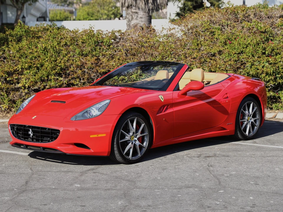 2010 Ferrari California - Image 2 of 31