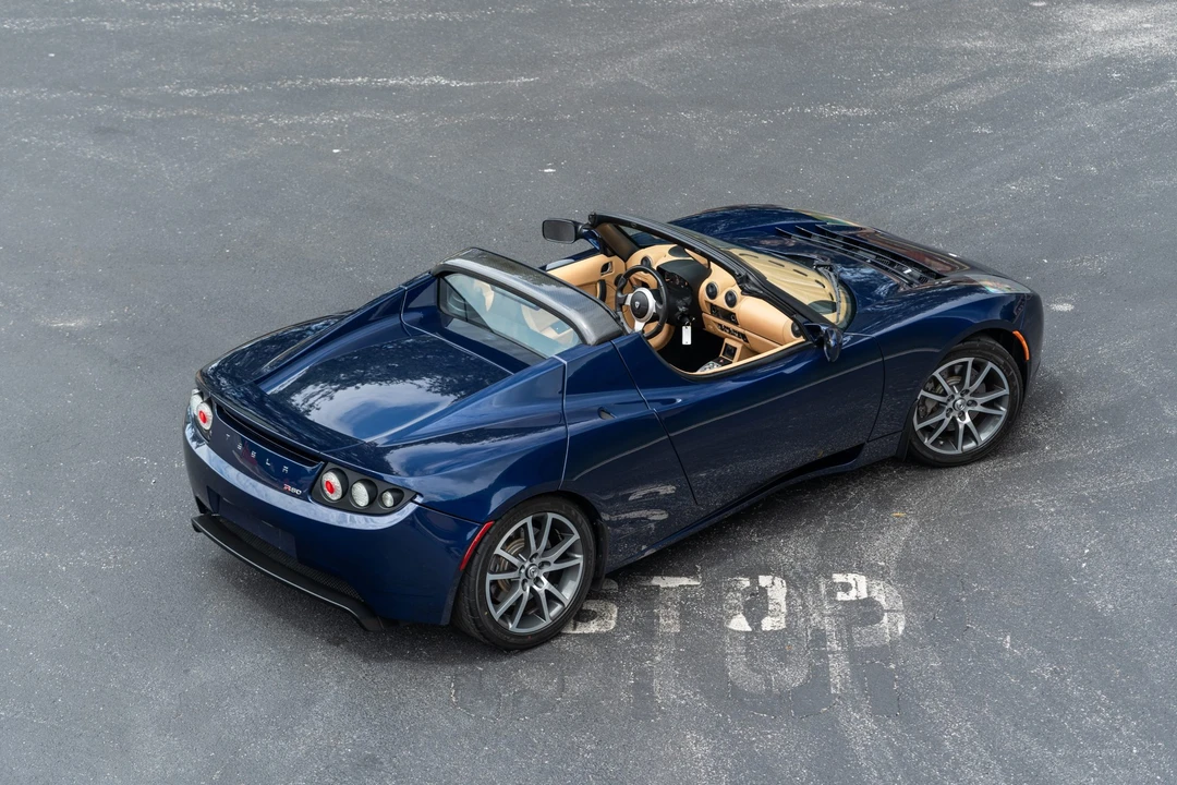 2010 Tesla Roadster - Image 13 of 31
