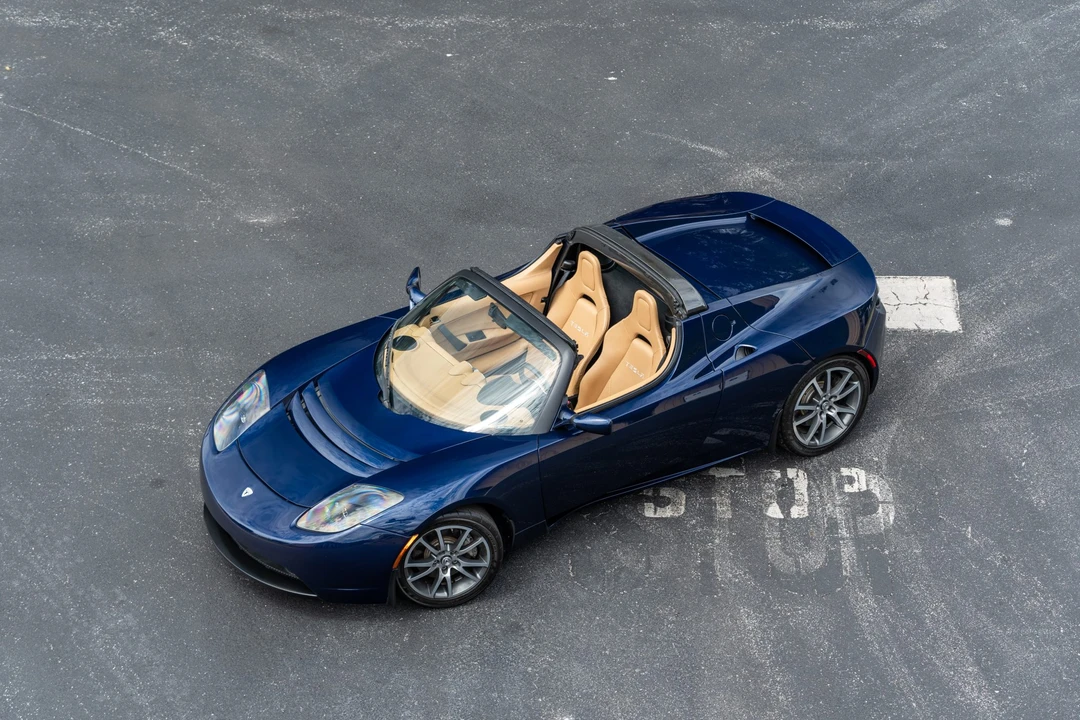2010 Tesla Roadster - Image 2 of 31