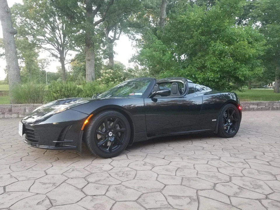 2010 Tesla Roadster - Image 13 of 31