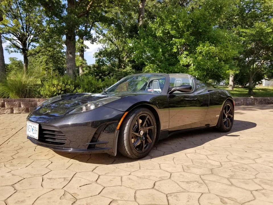 2010 Tesla Roadster - Image 8 of 31